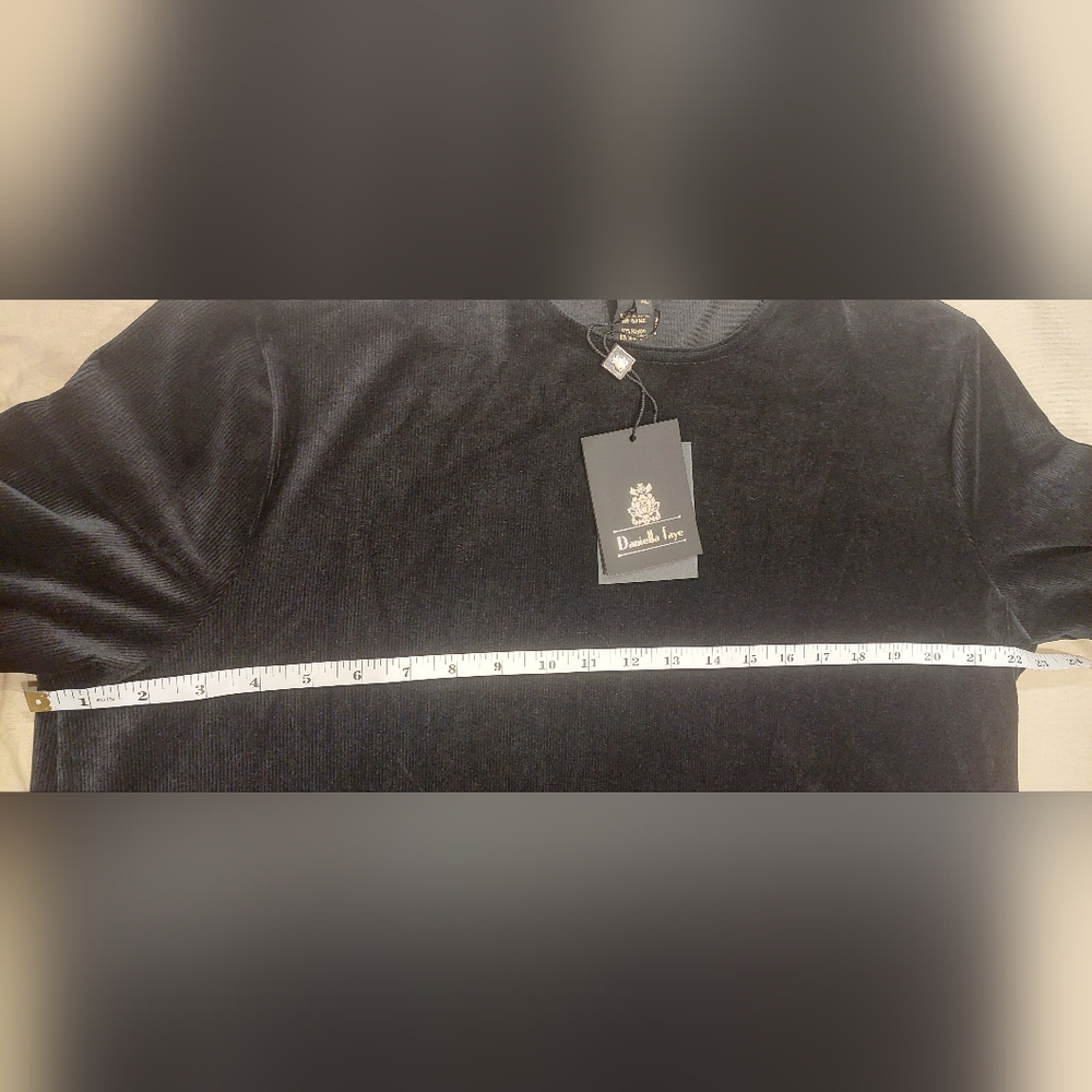Chic Black Long Sleeve Blouse - Picture 8 of 8